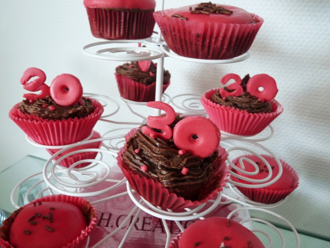 30th Birthday Cupcakes 