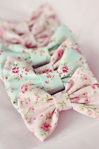 Bow flowers print
