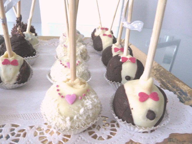 Bride and Groom Pop cakes 