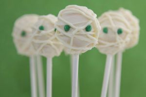 Mummy Halloween Popcakes