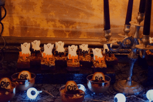 Dessert table halloween ghosts