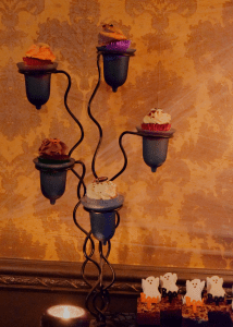 Halloween cupcakes stand