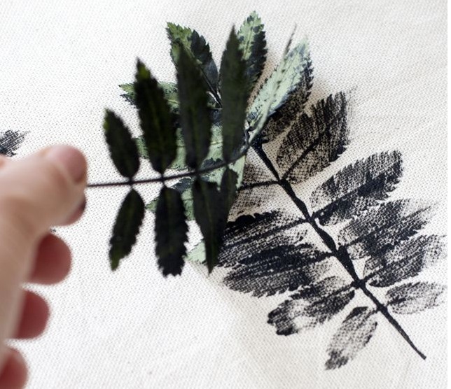 DIY Eco Gift Wrapping paint