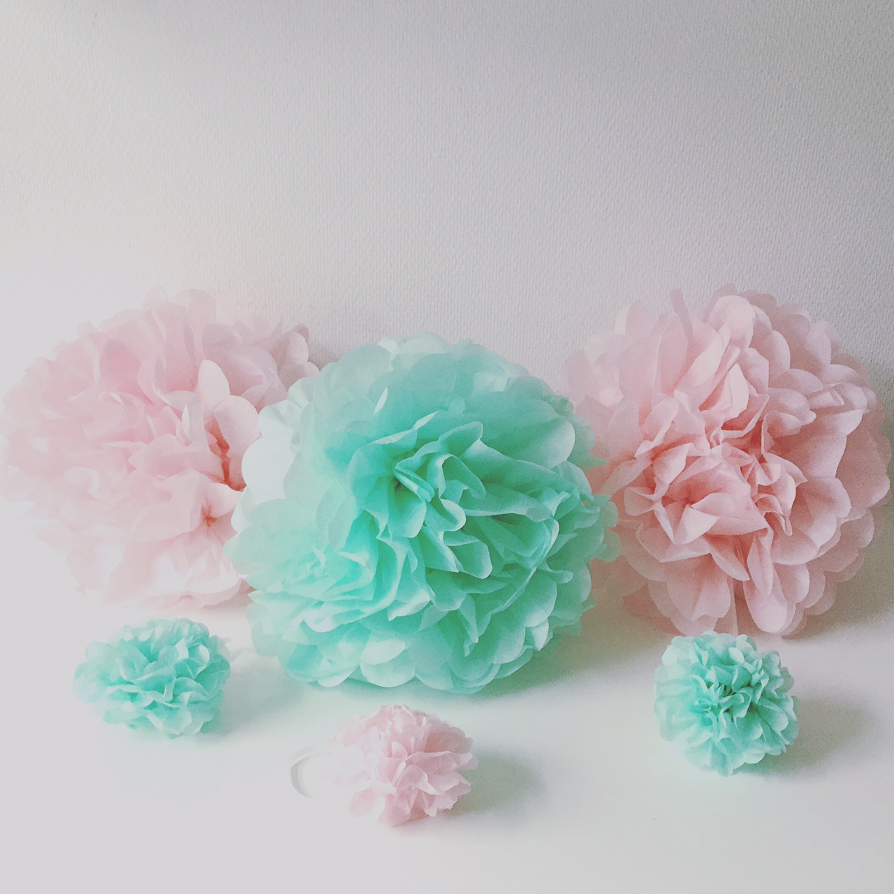 pom poms tissue